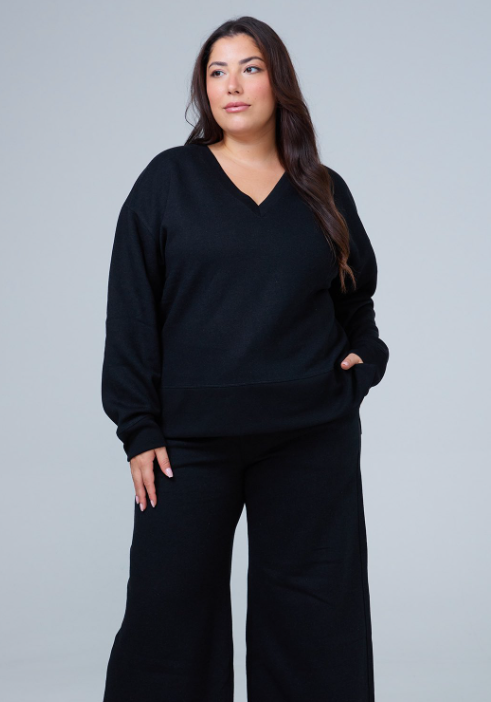 Hernest-women-with-black-dress